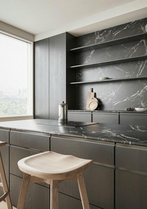 Charming Black 03