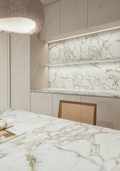 Soter White 03